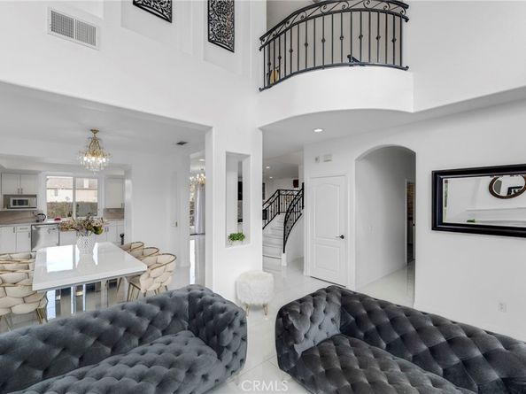 6997 Sale Avenue, West Hills CA 91307