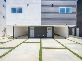 6830 Hazeltine Avenue