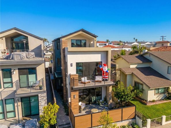 603 Delaware Street, Huntington Beach CA 92648