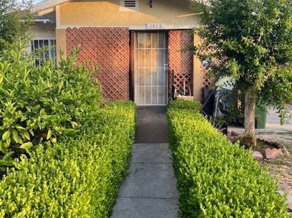 1418 W 70th Street, Los Angeles CA 90047