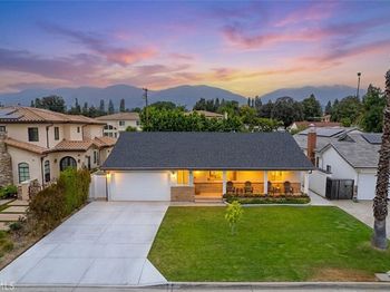 31 W Le Roy Avenue
