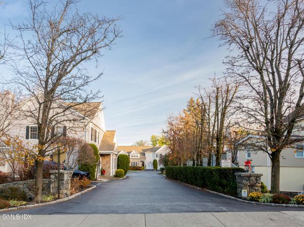 105 Hamilton Avenue 9, Greenwich CT 06830