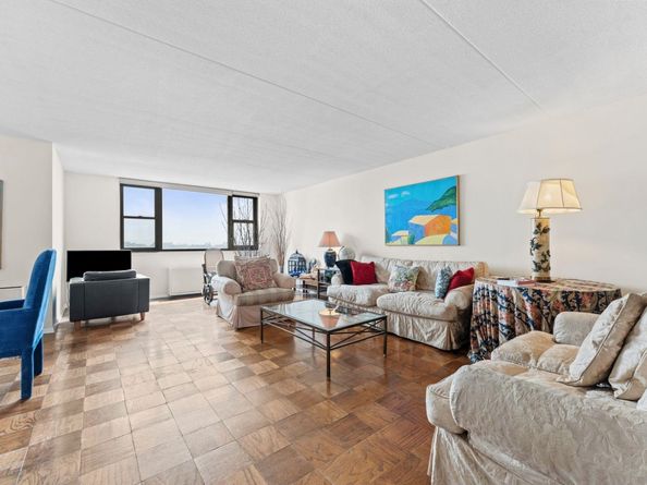 250 Gorge Rd 14J, Cliffside Park NJ 07010