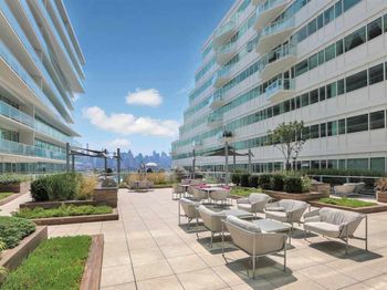 800 Avenue At Port Imperial