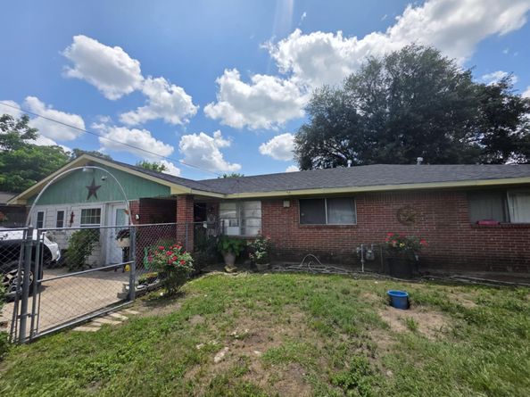 5233 Breen Drive, Houston TX 77086
