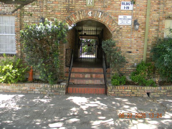 6401 Skyline Drive 37, Houston TX 77057