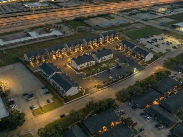 100 Northpoint Dr Building 9, Houston TX 77060