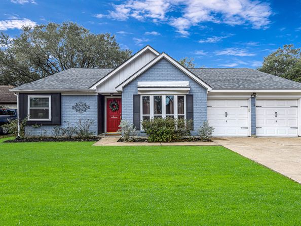 214 Buckeye Drive, Katy TX 77450