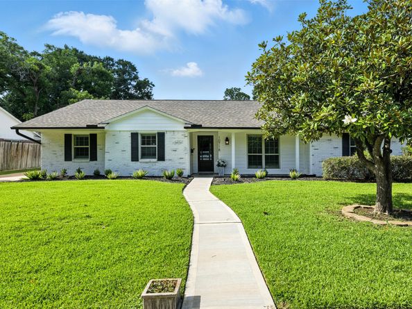 10718 Chevy Chase Drive, Houston TX 77042