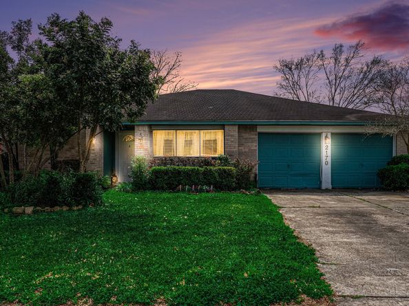 2170 Pilgrims Point Drive, Friendswood TX 77546