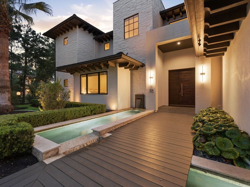 78 S Badger Lodge Circle, The Woodlands TX 77389