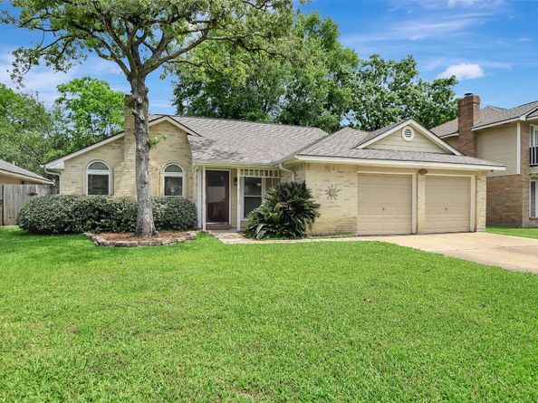 15642 Meadow Village Drive, Houston TX 77095
