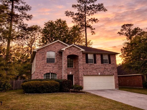 50 N Spinning Wheel Circle, The Woodlands TX 77382