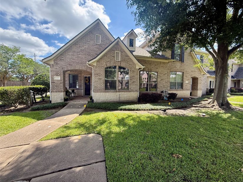 2415 Clippers Square, Houston TX 77058