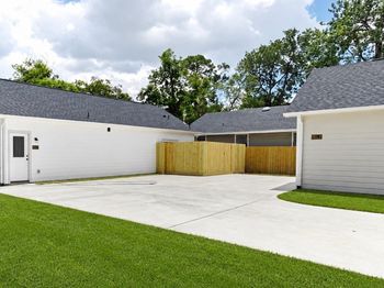 8614 Peachtree Street