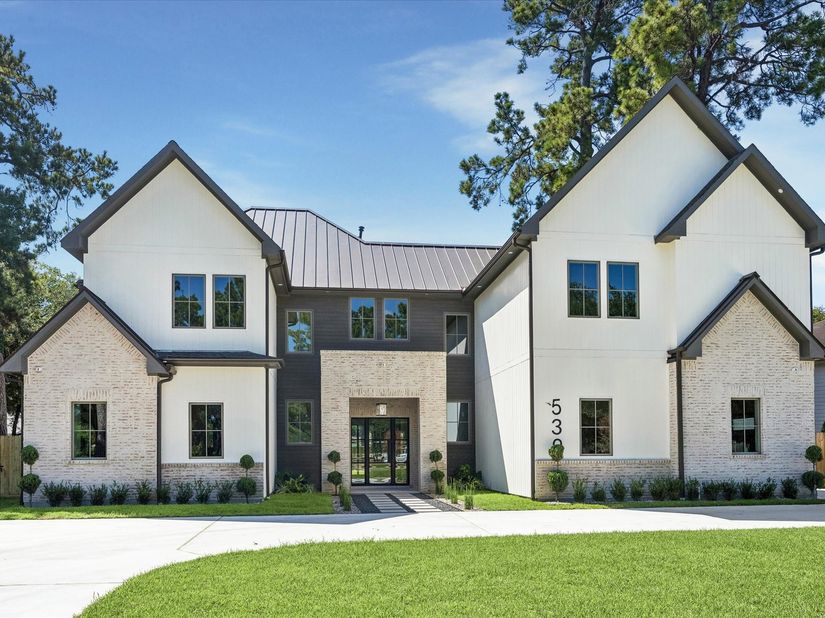 539 W 34th Street, Houston TX 77018