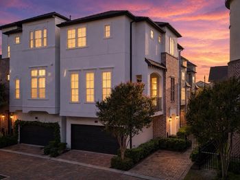 2705 Arabelle Grove