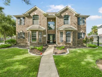 15730 Lake Loop Drive