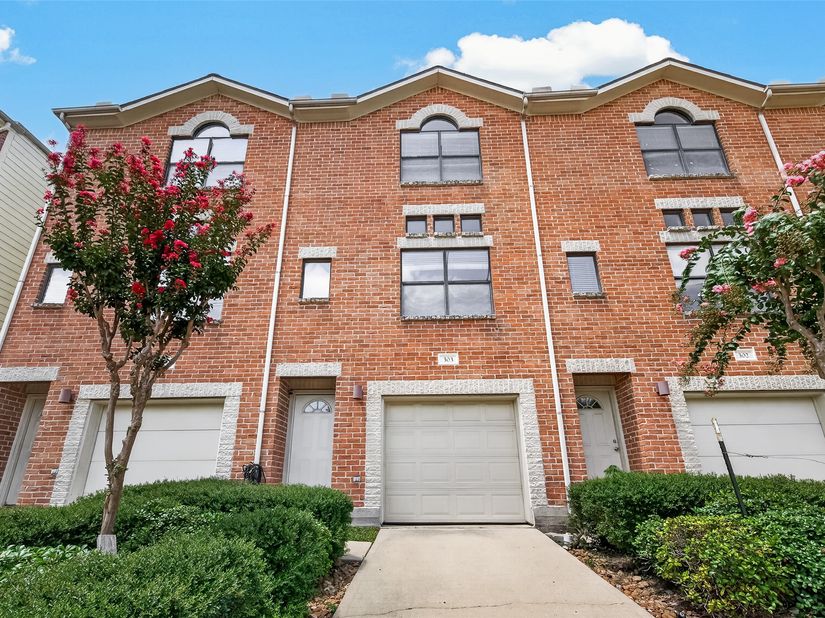 3501 Link Valley Drive 303, Houston TX 77025
