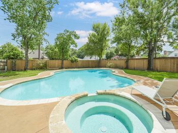 414 Bauxhall Court