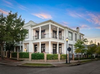70 North Bay Boulevard