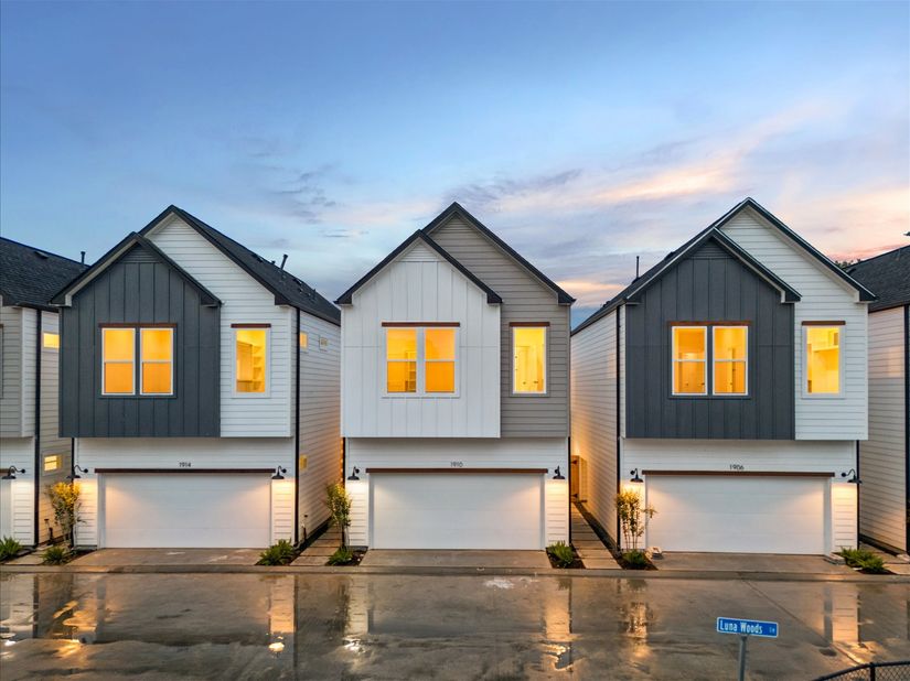 1910 Luna Woods Lane, Houston TX 77055