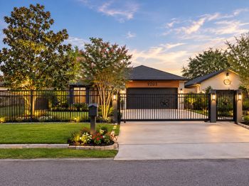9208 Carousel Lane