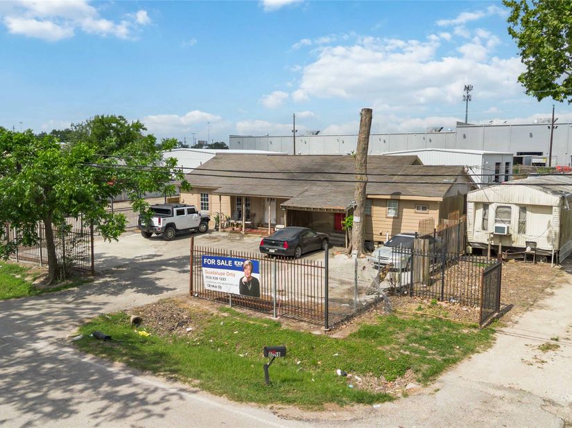 8021 Berwyn Drive, Houston TX 77037