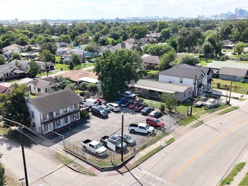 7250 Market Street, Houston TX 77020