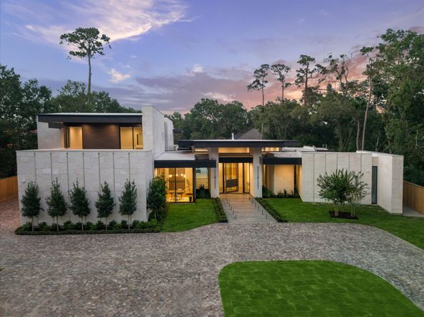 9010 Memorial Drive, Houston TX 77024