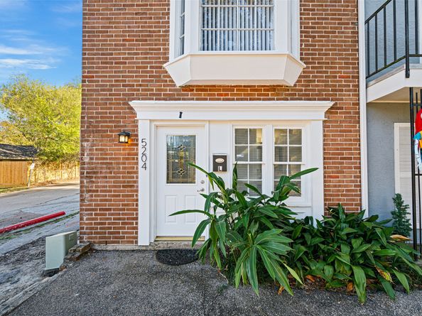 5204 Arboles Drive L, Houston TX 77035