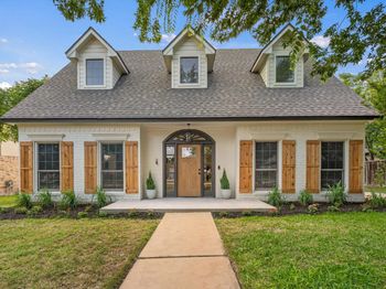 1102 Twin Creek DR