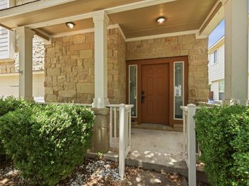 1606 Yoakum ST
