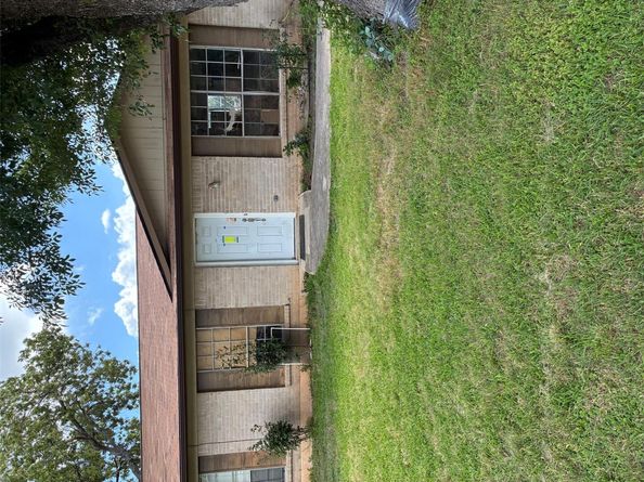 2006 Farnswood Dr, Round Rock TX 78664