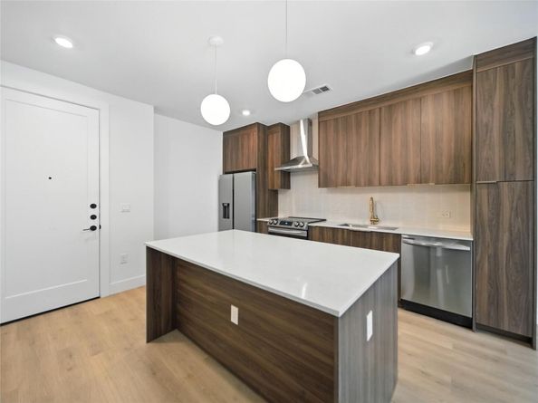 1701 Simond Ave 302, Austin TX 78723