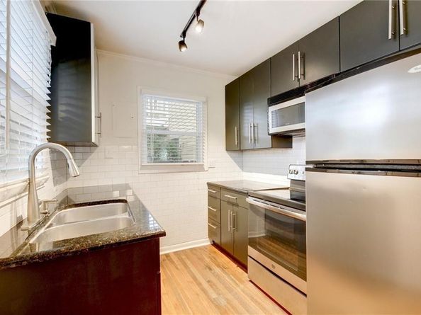 1110 W 22nd ST 13, Austin TX 78705