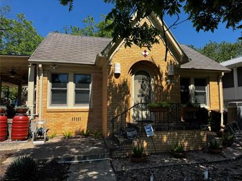 2002 East Side DR