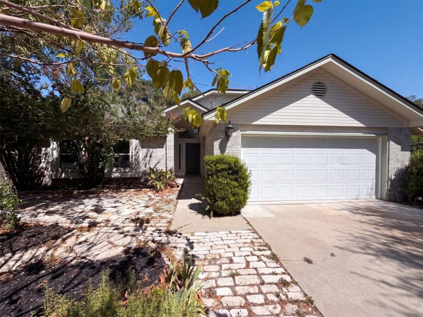 605 Hawthorne LN, Round Rock TX 78664