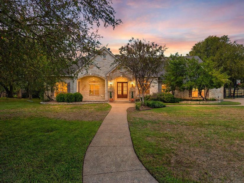 701 Highland Spring LN, Georgetown TX 78633