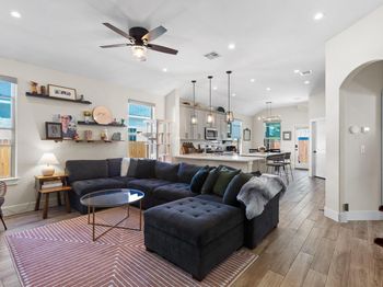 303 W Browning ST