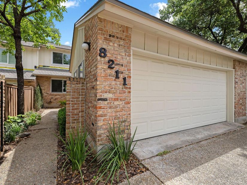 8211 Greenslope DR, Austin TX 78759