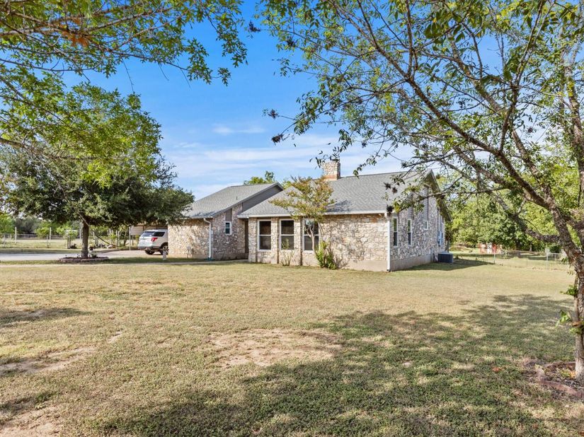 12709 Cholla LN, Manchaca TX 78652