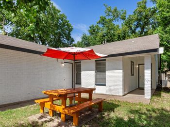 2311 Burleson RD