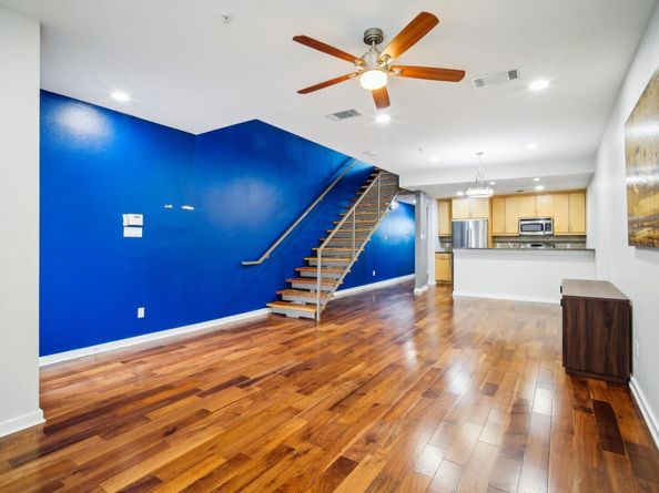 503 Swanee DR 19, Austin TX 78752