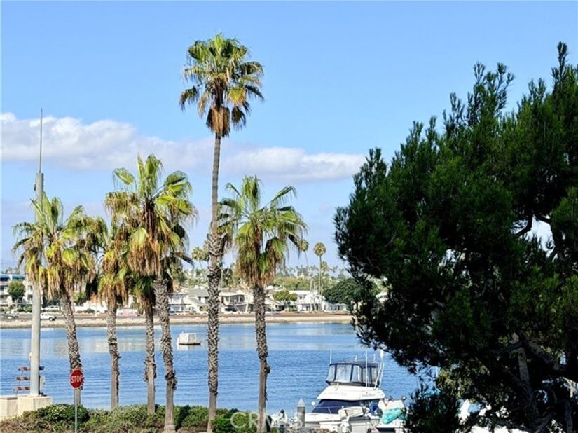 5209 Marina Pacifica, Long Beach CA 90803