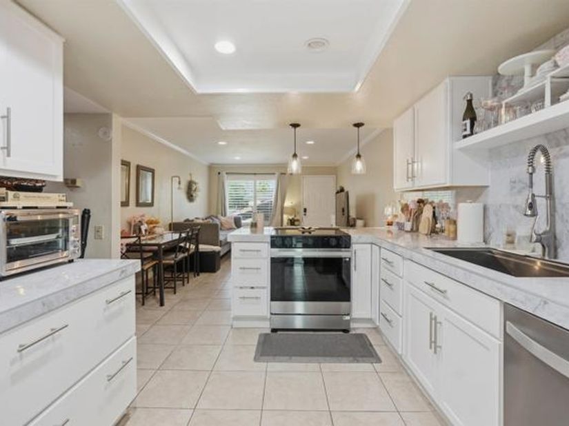 569 E st 34, Chula Vista CA 91910