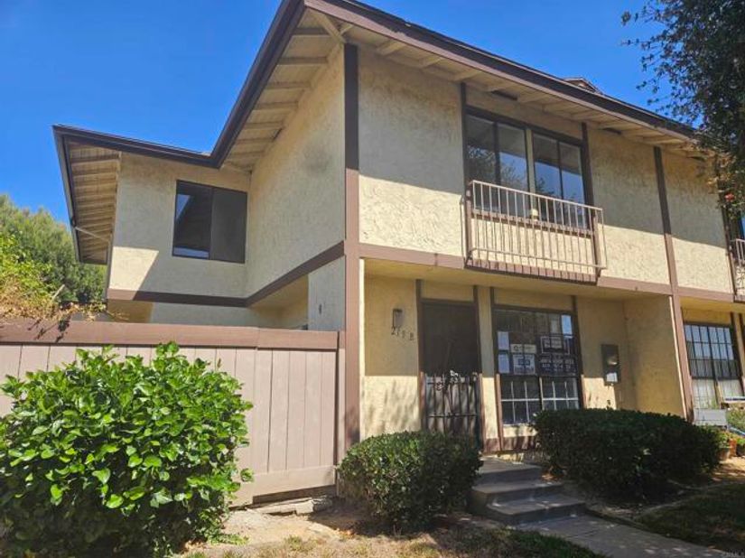 215 Otay Valley Rd B, Chula Vista CA 91911