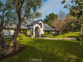 9821 Brentwood Drive