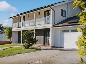 8807 El Lago