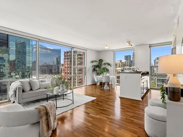 321 Tenth Avenue 902, San Diego CA 92101